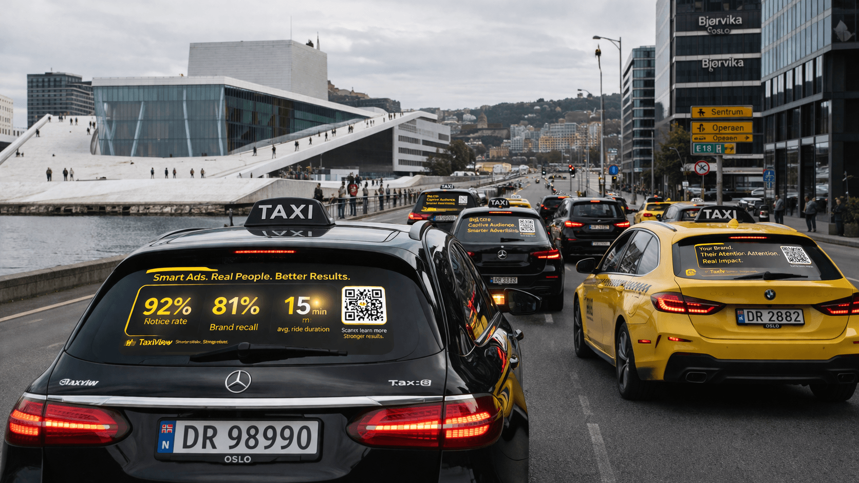 Taxi med digital skjerm i byen — der bevegelse møter oppmerksomhet